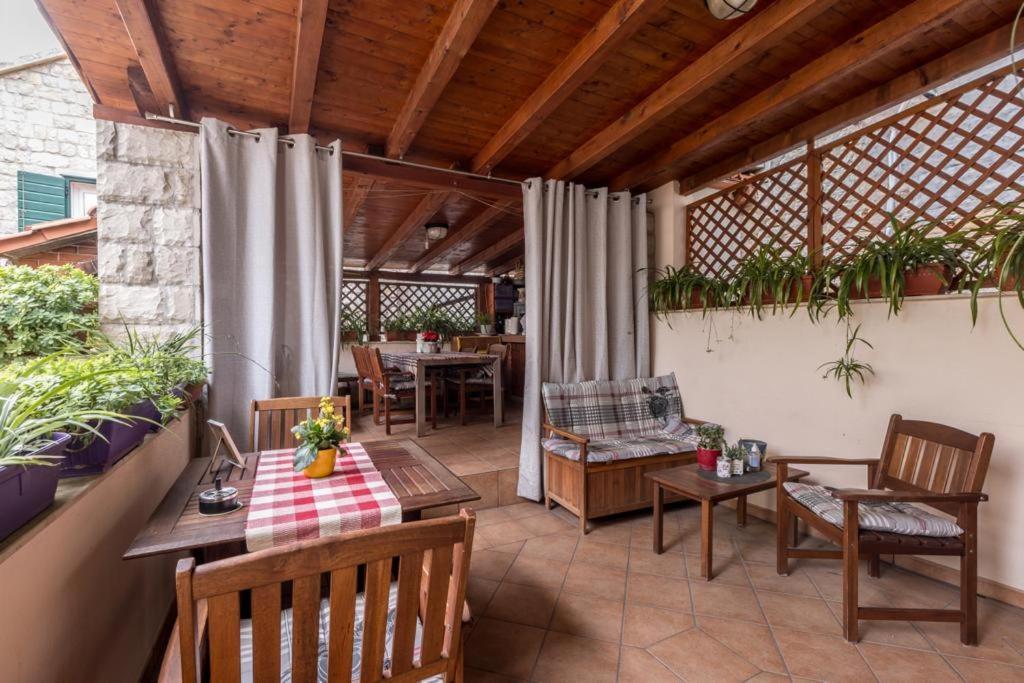 Apartments And Rooms Villa Lina Split Quarto foto